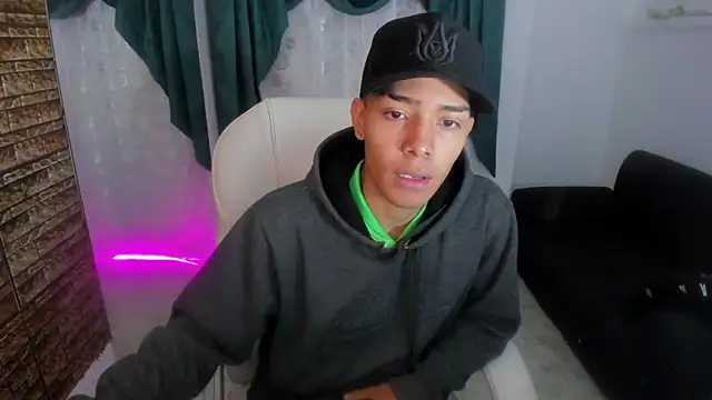 Hunteer Boy online show from October 20, 6:52 pm