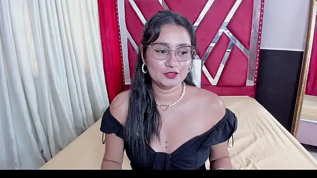 Snapshot of Luna021_1 chatting on September 23, 7:06 pm Luna021 1 online show from September 23, 7:06 pm