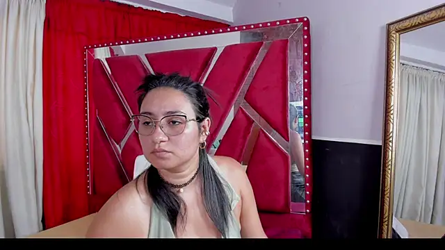 Snapshot of Luna021_1 chatting on September 27, 7:30 pm Luna021 1 online show from September 27, 7:30 pm