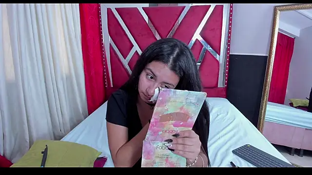 Snapshot of Luna021_1 chatting on October 3, 8:06 pm Luna021 1 online show from October 3, 8:06 pm