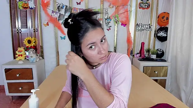 Snapshot of Luna021_1 chatting on October 25, 8:36 pm Luna021 1 online show from October 25, 8:36 pm