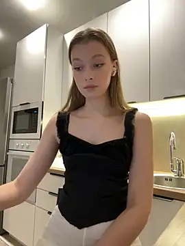 FriendlyFire 18 online show from September 27, 5:51 pm