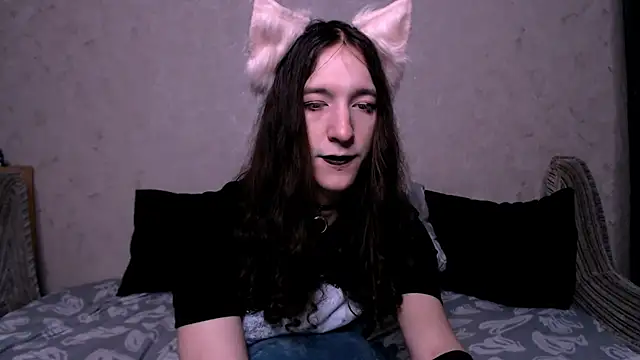 Snapshot of SilverMuse_ chatting on October 2, 2:18 am SilverMuse online show from October 2, 2:18 am