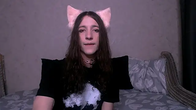 Snapshot of SilverMuse_ chatting on October 4, 2:20 am SilverMuse online show from October 4, 2:20 am