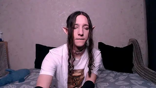 Snapshot of SilverMuse_ chatting on October 12, 11:59 pm SilverMuse online show from October 12, 11:59 pm