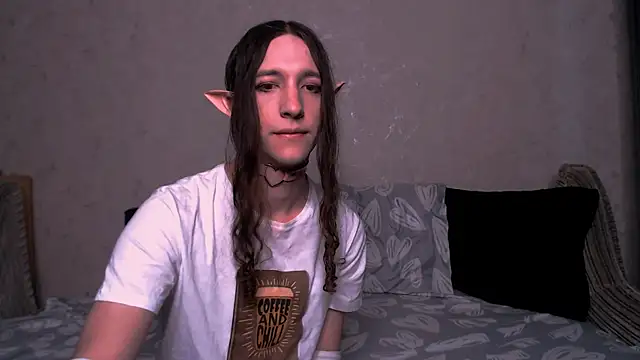 Snapshot of SilverMuse_ chatting on October 24, 6:10 am SilverMuse online show from October 24, 6:10 am