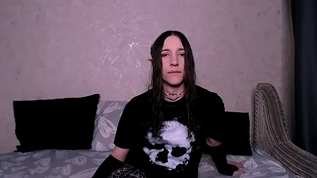 Snapshot of SilverMuse_ chatting on November 11, 11:05 pm SilverMuse online show from November 11, 11:05 pm