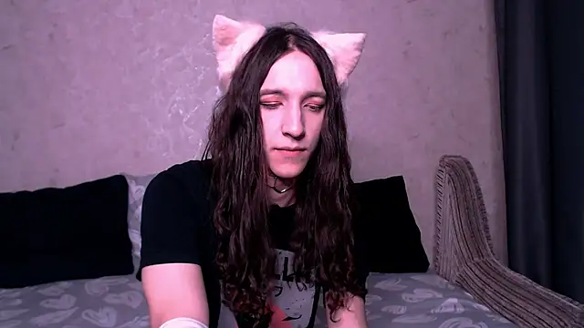 Snapshot of SilverMuse_ chatting on November 13, 10:41 pm SilverMuse online show from November 13, 10:41 pm