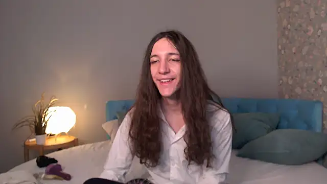 Snapshot of SilverMuse_ chatting on April 15, 11:05 pm SilverMuse online show from April 15, 11:05 pm