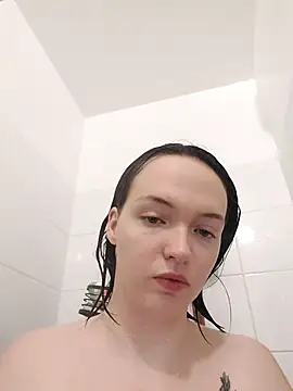 Snapshot of MaitresseMermaid chatting on February 11, 3:17 pm MaitresseMermaid online show from February 11, 3:17 pm