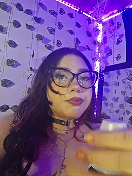 Snapshot of MegXo chatting on November 7, 7:52 am MegXo online show from November 7, 7:52 am