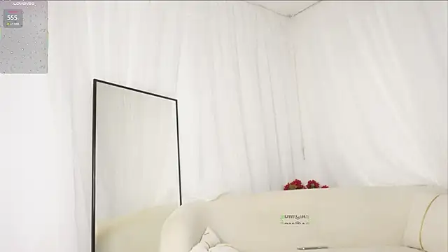 Snapshot of SUM___ chatting on March 4, 6:58 pm SUM online show from March 4, 6:58 pm