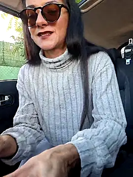 Snapshot of Lauraxxsteen chatting on November 12, 12:16 pm Lauraxxsteen online show from November 12, 12:16 pm
