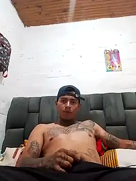 Snapshot of DivertedMongol chatting on September 14, 10:09 pm DivertedMongol online show from September 14, 10:09 pm