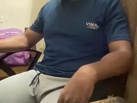 johny lovee online show from October 2, 8:05 pm