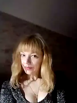 AliceSwan1122 online show from October 18, 9:04 pm