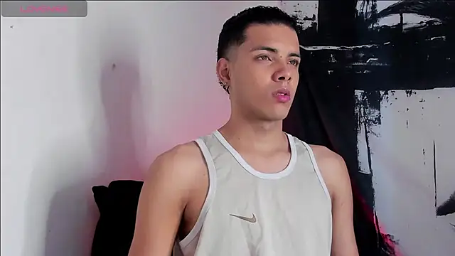 Avaggi online show from October 27, 9:19 pm