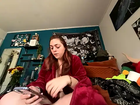 Snapshot of PeridotPrincessOfficial chatting on November 15, 6:15 pm PeridotPrincessOfficial online show from November 15, 6:15 pm