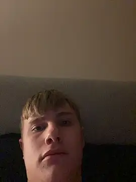 Sammyboy2211 online show from October 27, 1:20 am