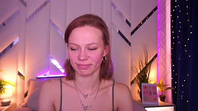 ShyySiren online show from March 5, 2:24 pm