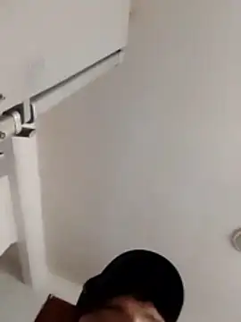 Snapshot of Dropepe1995 chatting on October 23, 2:05 pm Dropepe1995 online show from October 23, 2:05 pm