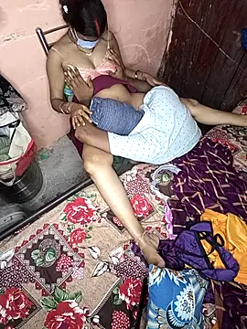 Snapshot of Romantic_couple89 chatting on September 26, 4:33 pm Romantic couple89 online show from September 26, 4:33 pm