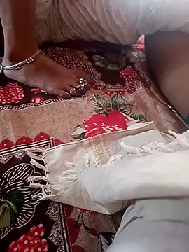 Snapshot of Romantic_couple89 chatting on October 3, 7:38 am Romantic couple89 online show from October 3, 7:38 am