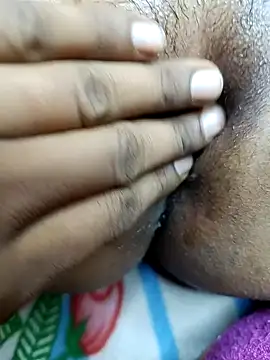 Snapshot of Romantic_couple89 chatting on November 11, 4:29 pm Romantic couple89 online show from November 11, 4:29 pm