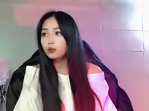 Lyly4757 online show from December 18, 10:49 pm