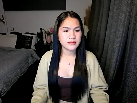 Snapshot of ZoeyJohnson chatting on February 18, 9:27 am ZoeyJohnson online show from February 18, 9:27 am