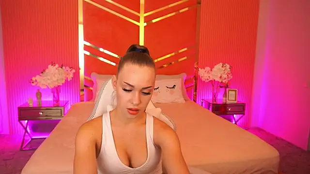 SweetAngellic online show from September 15, 1:44 pm