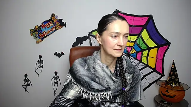 Snapshot of TayaFinch chatting on November 2, 1:24 pm TayaFinch online show from November 2, 1:24 pm