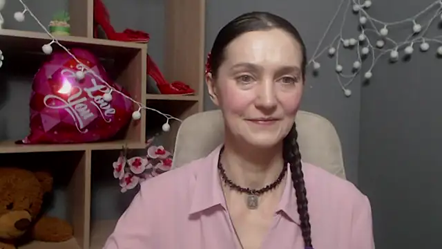 TayaFinch online show from February 12, 1:39 pm