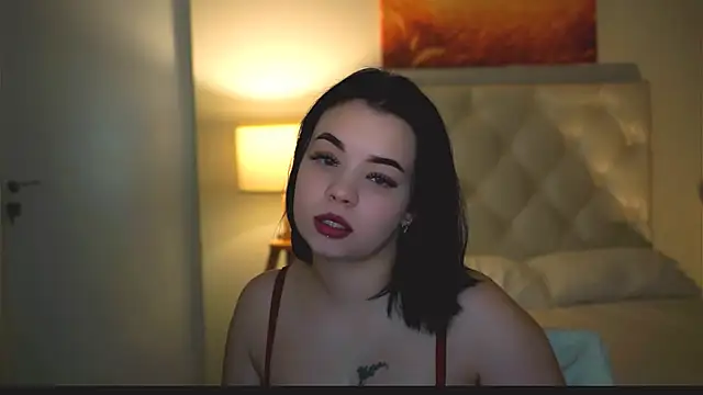 leslierowe  online show from September 24, 4:54 pm