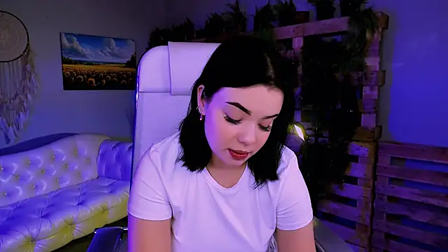 leslierowe  online show from October 26, 4:35 pm