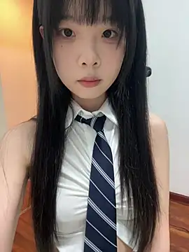 Snapshot of qiqi_x chatting on May 17, 8:34 am qiqi x online show from May 17, 8:34 am