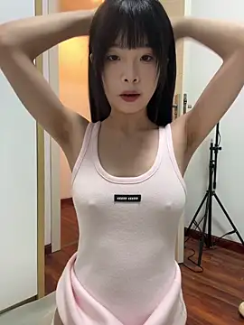 Snapshot of qiqi_x chatting on June 4, 12:33 pm qiqi x online show from June 4, 12:33 pm