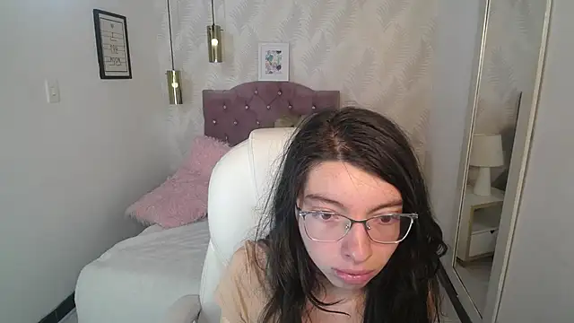 alllyson  online show from February 7, 7:50 pm