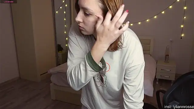 LilyannRosse online show from November 8, 7:19 am