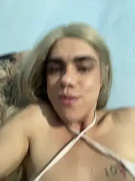 Snapshot of gisele23cm chatting on July 29, 8:40 pm gisele23cm online show from July 29, 8:40 pm
