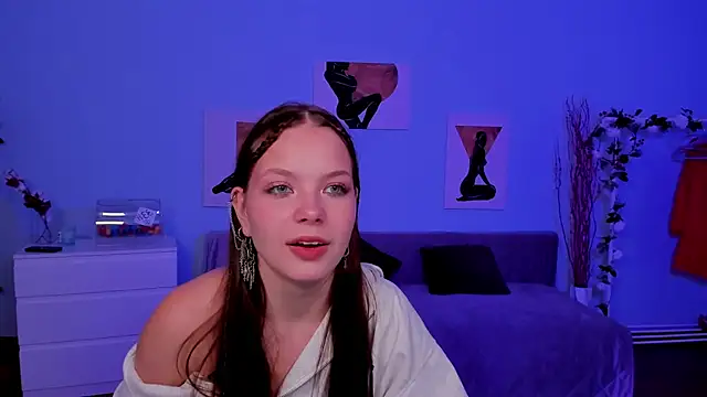 BetsyKiss online show from October 3, 5:26 am