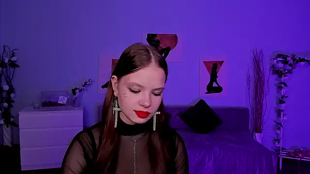 BetsyKiss online show from December 4, 5:10 pm