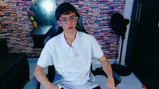 Dominic Carmine online show from October 11, 1:09 pm