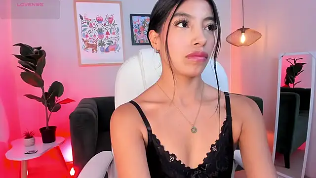 Tiffany Low online show from June 19, 5:28 pm