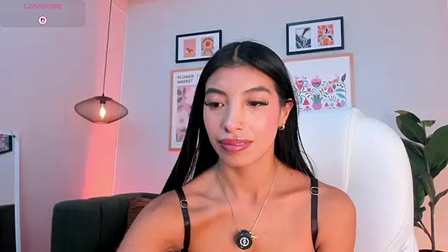 Tiffany Low online show from July 19, 1:04 pm
