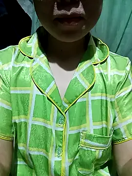 Snapshot of Tary_toot chatting on October 1, 12:44 pm Tary toot online show from October 1, 12:44 pm