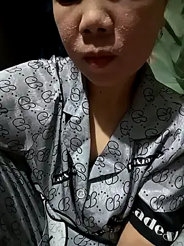 Snapshot of Tary_toot chatting on October 2, 1:18 pm Tary toot online show from October 2, 1:18 pm