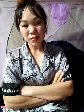 Snapshot of Tary_toot chatting on October 27, 2:43 pm Tary toot online show from October 27, 2:43 pm