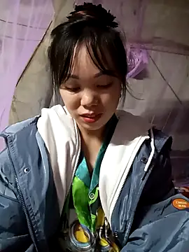 Snapshot of Tary_toot chatting on November 10, 12:31 am Tary toot online show from November 10, 12:31 am