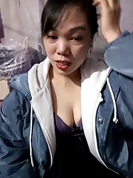 Snapshot of Tary_toot chatting on November 21, 2:43 am Tary toot online show from November 21, 2:43 am